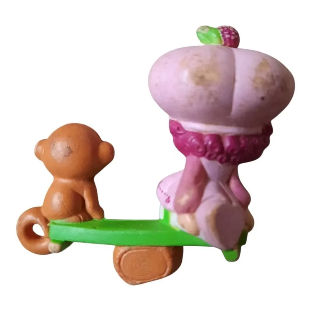 Vintage 1983 Strawberry Shortcake Raspberry Tart Figurine